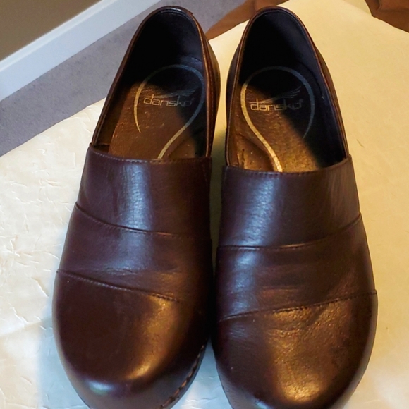 Clogs - Picture 1 of 6